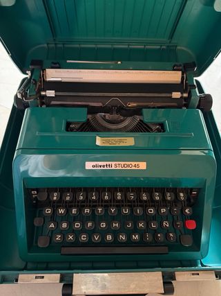 Máquina de escribir Olivetti Studio 45