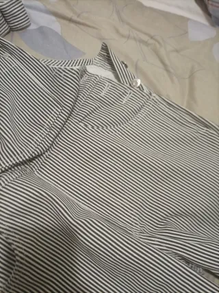 Peto de rayas azul y blanco