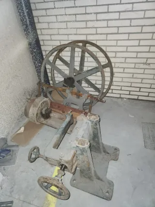 Sierra de cinta antigua