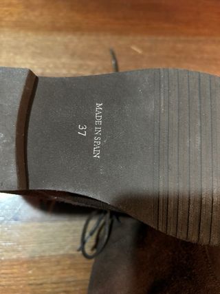 Stivali in pelle scamosciata per bambini, fabbricati in Spagna