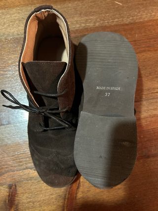 Stivali in pelle scamosciata per bambini, fabbricati in Spagna