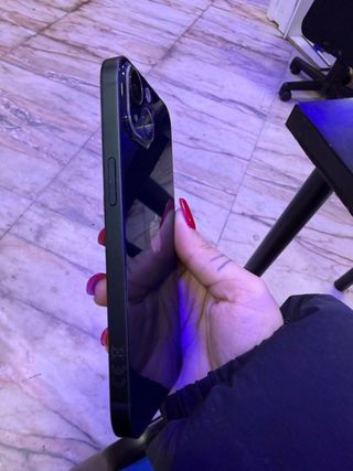 iPhone 13, se entrega con cargador