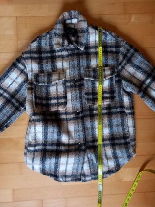 Abrigo cuadros beige y marrón. Talla M-L