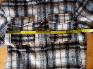 Abrigo cuadros beige y marrón. Talla M-L