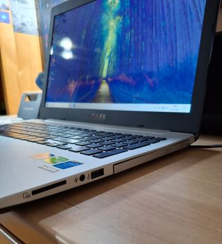 Computer portatile ASUS K551LN-XX182H grigio/argento