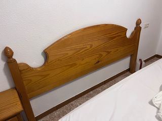 Cabecero de cama de madera de pino