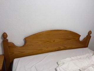Cabecero de cama de madera de pino