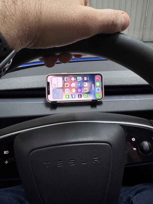 Soporte Móvil Coche Tesla