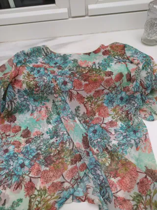 Camisa floral de manga corta