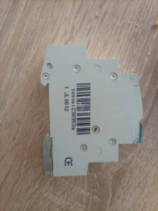 Por separado 5 cada uno ABB ESB25-20N + Hager + ct
