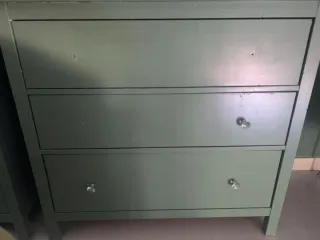 Cómoda verde de madera 3 cajones