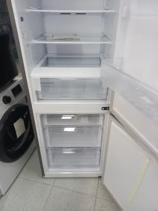 Nevera Samsung 2m x 60cm, nueva con tara