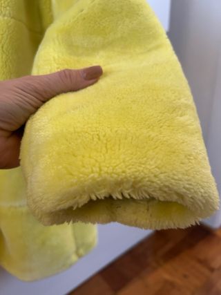 Abrigo Zara amarillo