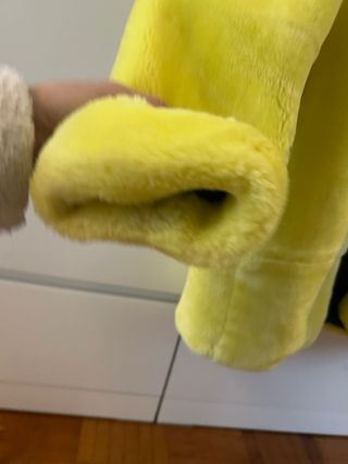 Abrigo Zara amarillo