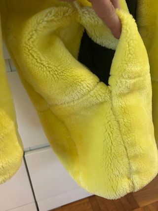 Abrigo Zara amarillo