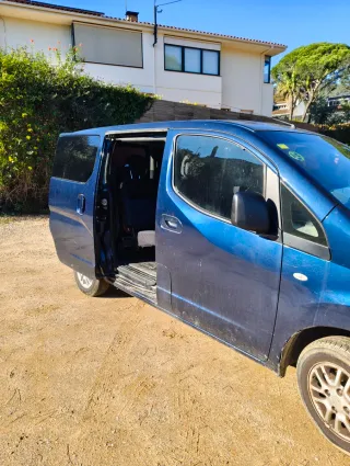 Nissan NV200 2011