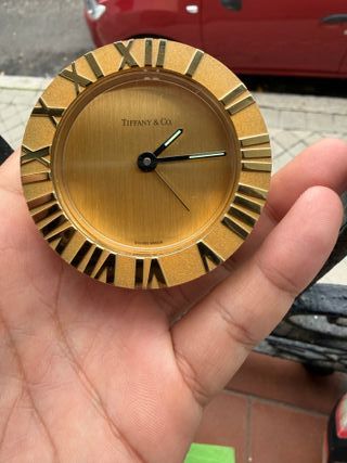 Tiffany & Co. Reloj de sobremesa dorado