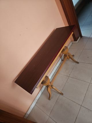 Mesa de salón de madera