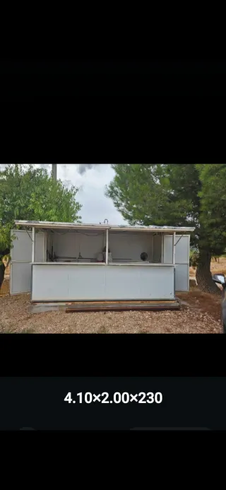 Caseta metálica blanca 4.10x2.00x2.30