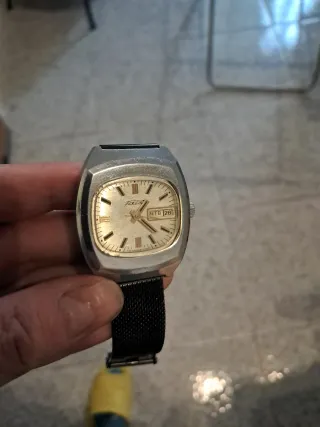 Reloj Raketa 70s Plata y Negro