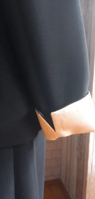 Traje de chaqueta mujer negro y dorado