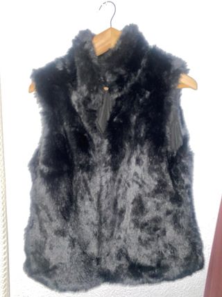 Chaleco de pelo mujer. Solo una puesta.