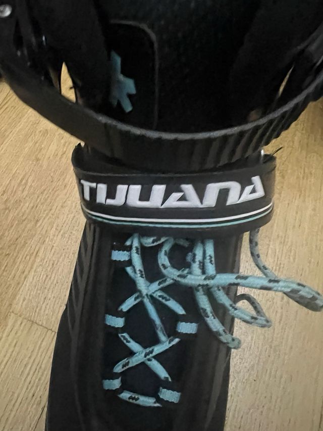 Patines en línea negros y turquesa Talla 41