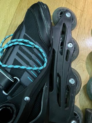 Patines en línea negros y turquesa Talla 41