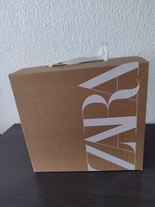 Zapatos tacón satinado de Zara