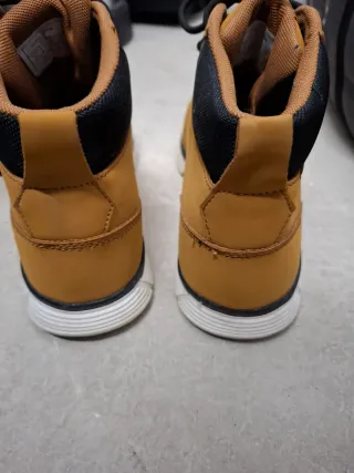 Stivali da uomo marroni tipo Timberland