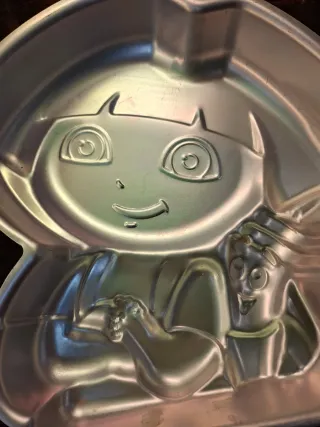 Molde para pastel Wilton Dora la Exploradora