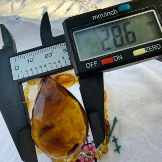 Collar de ámbar con colgante