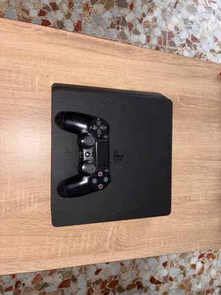PlayStation 4 Slim + Mando + 2 Juegos God of War