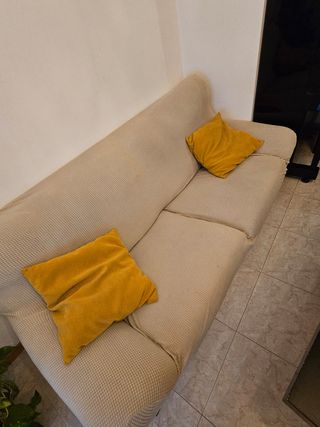 Sofá 2 plazas (con funda) + 2 sillones + 4 cojines