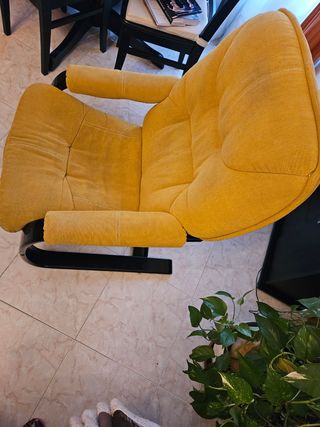 Sofá 2 plazas (con funda) + 2 sillones + 4 cojines