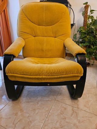 Sofá 2 plazas (con funda) + 2 sillones + 4 cojines