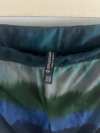 Pantalón acampanado fino Stradivarius