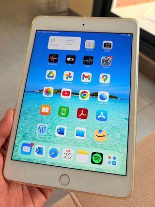 iPad mini 4 128GB Plata