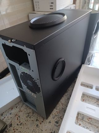 Carcasa Gaming Negra