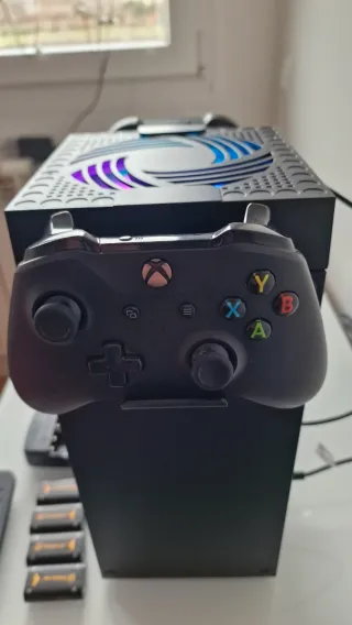 Xbox Series X 1tb + 2 Mandos + Baterías