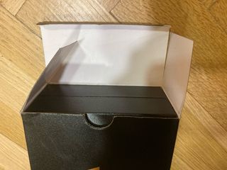 Solo por envío. Reloj Lotus Negro y Plateado