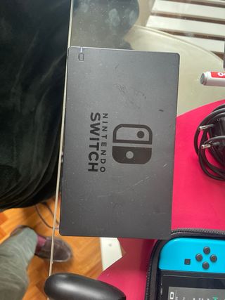 Nintendo Switch con caja y funda