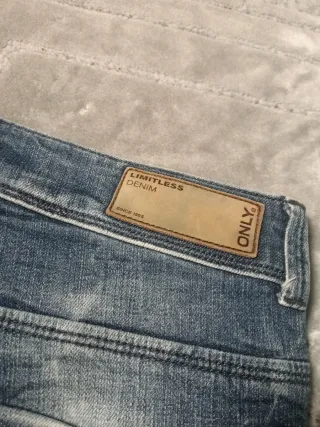 Pantalones tejanos cortos