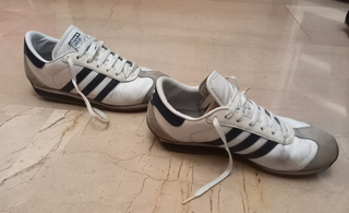 Zapatillas Adidas Country Blancas y Azules