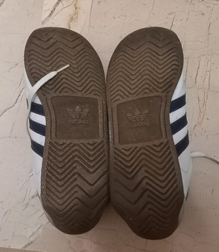 Zapatillas Adidas Country Blancas y Azules