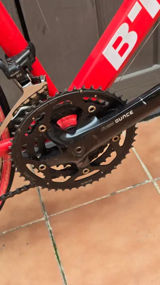 Bicicleta de carretera B'TWIN Roja