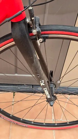 Bicicleta de carretera B'TWIN Roja