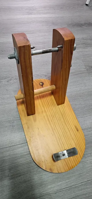 Jamonero de madera y metal