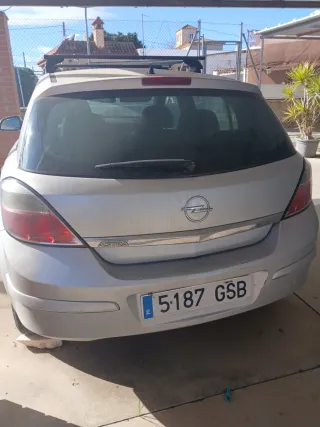 Opel Astra para piezas.no tiene documentación