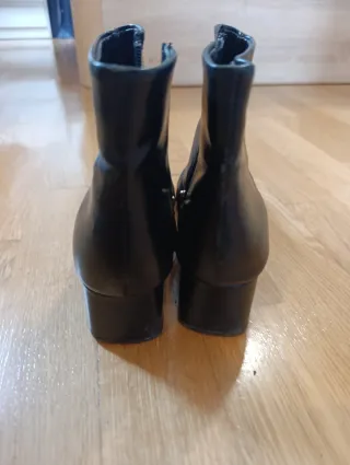 Botines Zara Piel Charol Negros